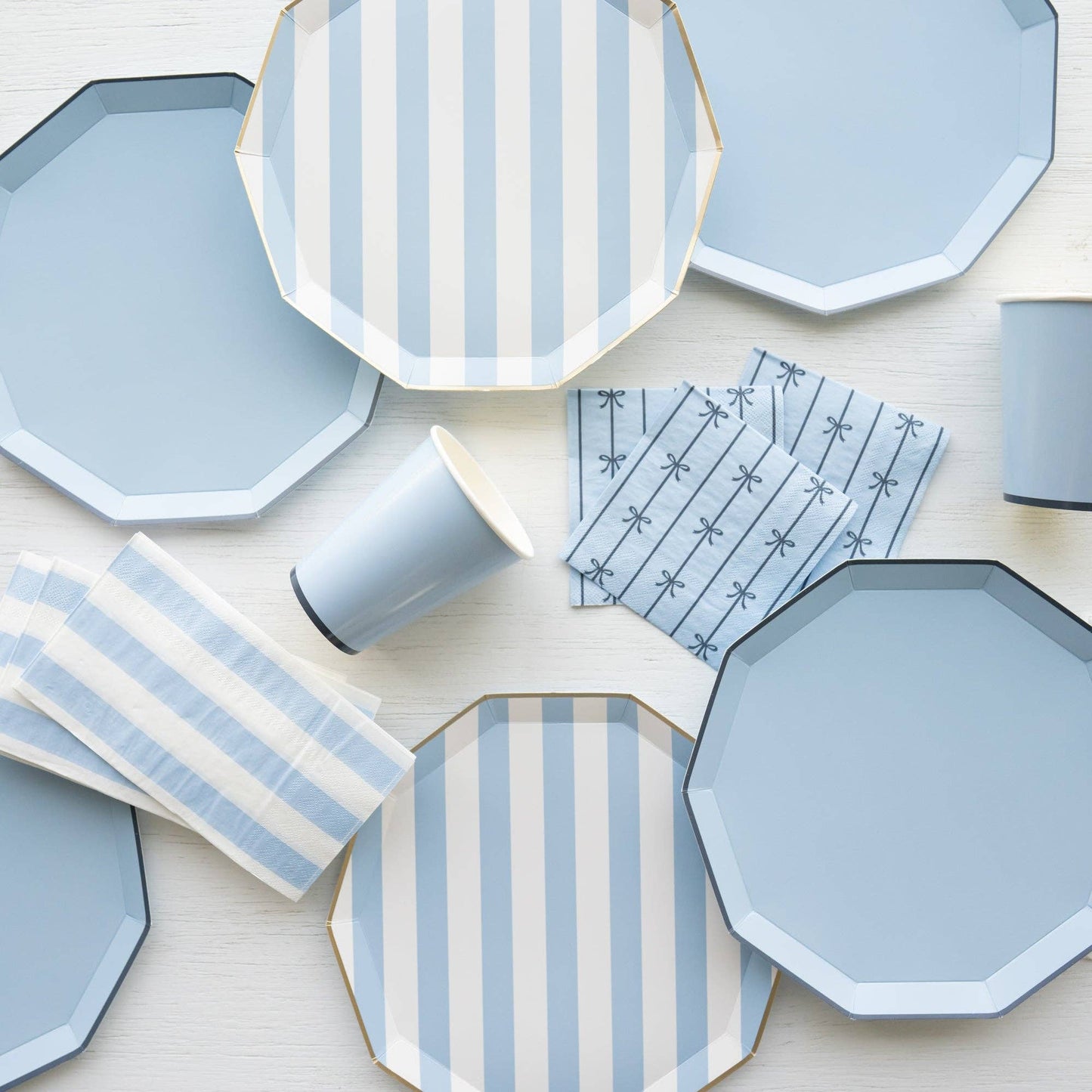 SKY BLUE SIGNATURE CABANA STRIPE PLATES